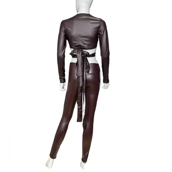 Women’s Purple PU Leggings Matching Set
New - Picture 6 of 10